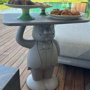 Favaretto & Partnersin suunnittelema super-hauska AMBROGIO Hovimestari pöytä.