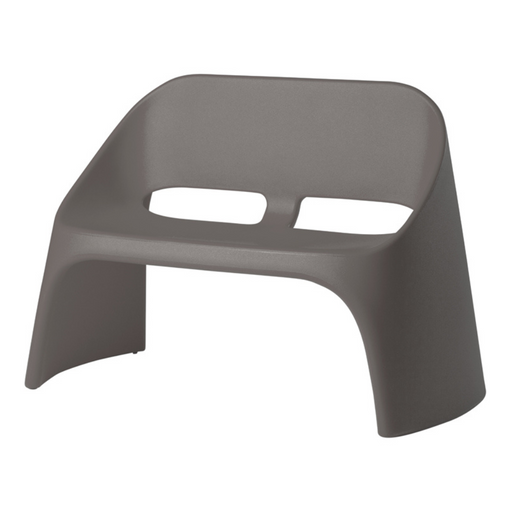 Italo Pertichinin suunnittelema sulavalinjainen AMÉLIE DUETTO design Sohva Argil Grey värillä.