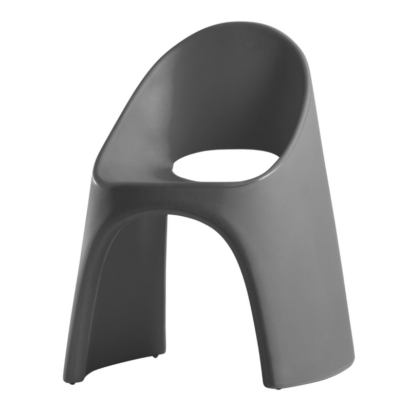 Italo Pertichinin suunnittelema sulavalinjainen AMÉLIE design tuoli Elephant Grey värillä