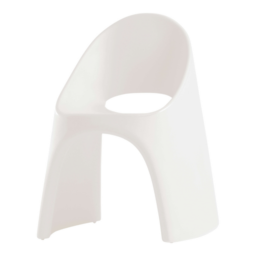 Italo Pertichinin suunnittelema sulavalinjainen AMÉLIE design tuoli Milky White värillä