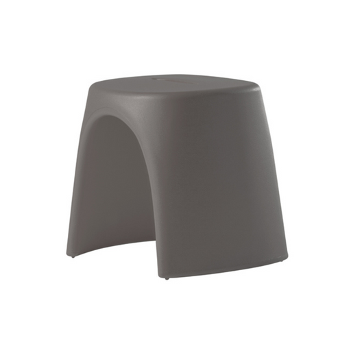 Italo Pertichinin suunnittelema sulavalinjainen AMÉLIE SGABELLO design jakkara Argil Grey värillä.