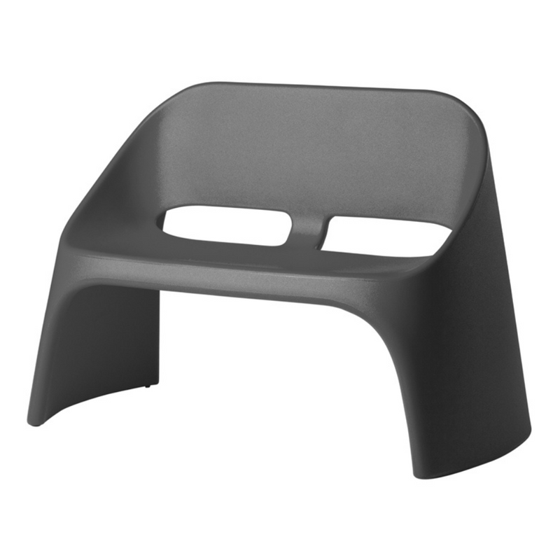 Italo Pertichinin suunnittelema sulavalinjainen AMÉLIE DUETTO design Sohva Elephant Grey värillä.