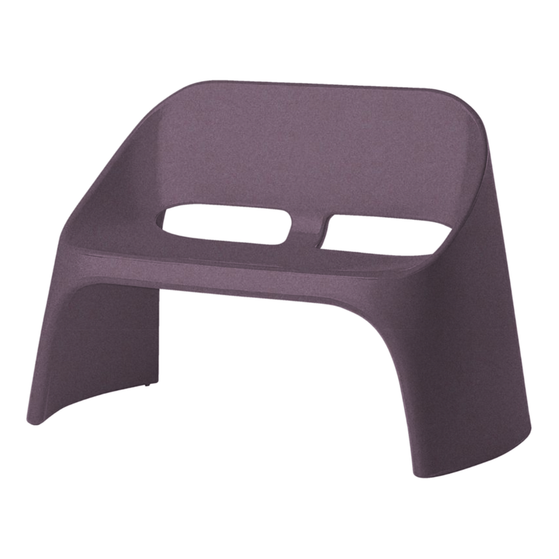 Italo Pertichinin suunnittelema sulavalinjainen AMÉLIE DUETTO design Sohva Violetti Iris Violet värillä.