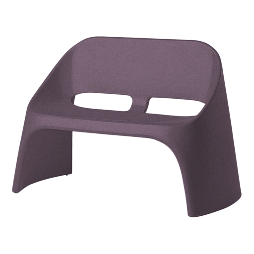 Italo Pertichinin suunnittelema sulavalinjainen AMÉLIE DUETTO design Sohva Violetti Iris Violet värillä.