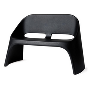 Italo Pertichinin suunnittelema sulavalinjainen AMÉLIE DUETTO design Sohva Jet Black värillä.