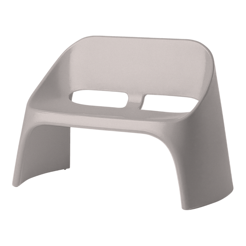 Italo Pertichinin suunnittelema sulavalinjainen AMÉLIE DUETTO design Sohva Valkoinen Mist White värillä.