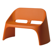 Italo Pertichinin suunnittelema sulavalinjainen AMÉLIE DUETTO design Sohva Pumpkin Orange värillä.