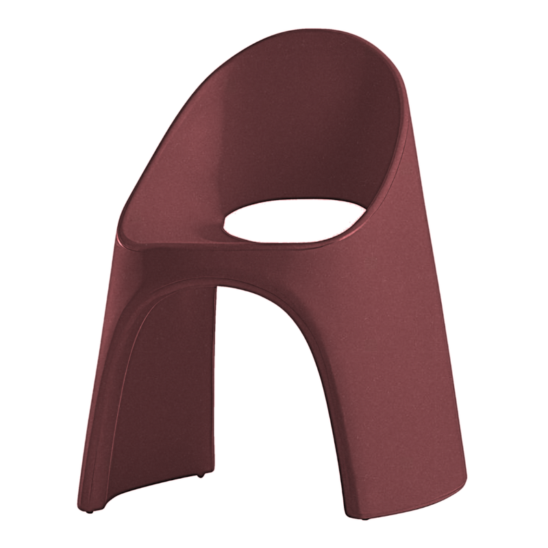 Italo Pertichinin suunnittelema sulavalinjainen AMÉLIE design tuoli Punainen Hibiscus Red värillä.