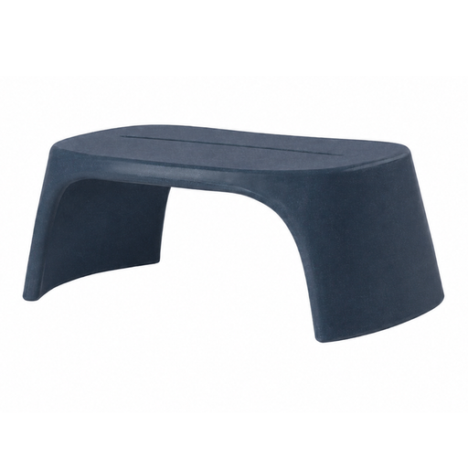 Italo Pertichinin suunnittelema sulavalinjainen AMÉLIE PANCHETTA design penkki Sininen Deep Blue värillä.