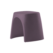 Italo Pertichinin suunnittelema sulavalinjainen AMÉLIE SGABELLO design jakkara Violetti Iris Violet värillä.