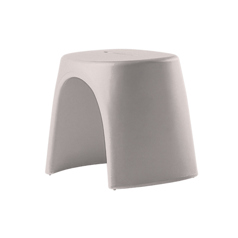 Italo Pertichinin suunnittelema sulavalinjainen AMÉLIE SGABELLO design jakkara Valkoinen Mist White värillä.
