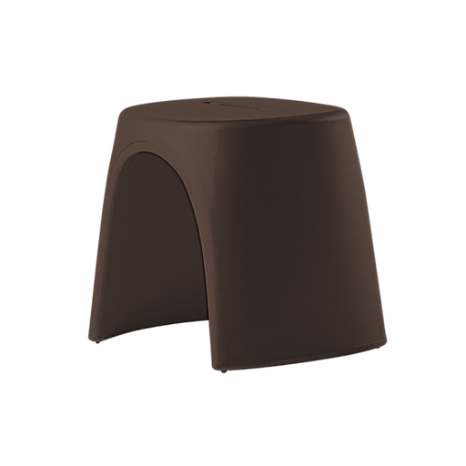 Italo Pertichinin suunnittelema sulavalinjainen AMÉLIE SGABELLO design jakkara Ruskea Moka Brown värillä.