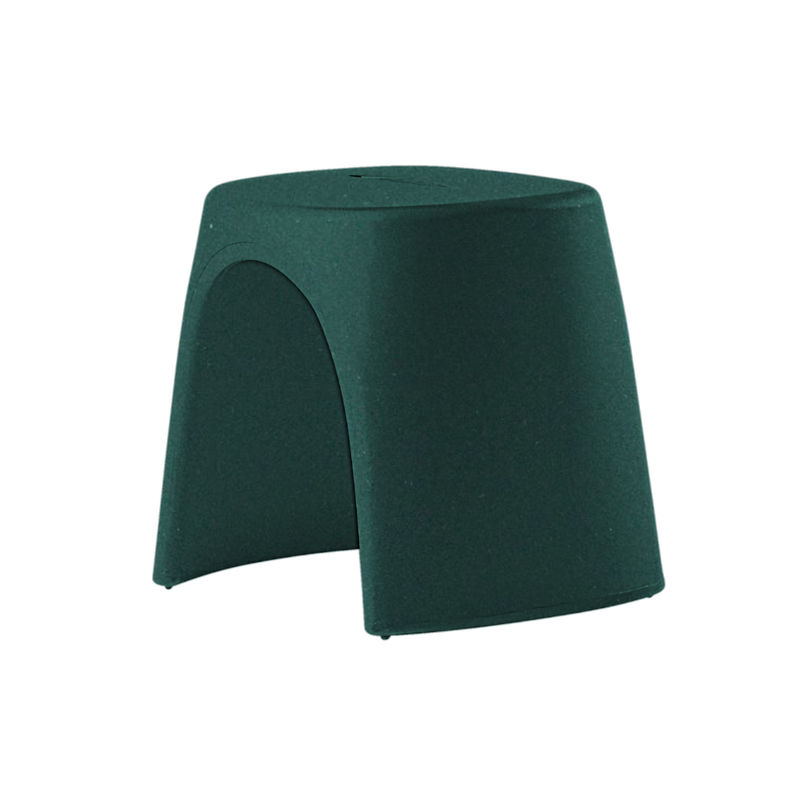 Italo Pertichinin suunnittelema sulavalinjainen AMÉLIE SGABELLO design jakkara Vihreä Pine Green värillä.