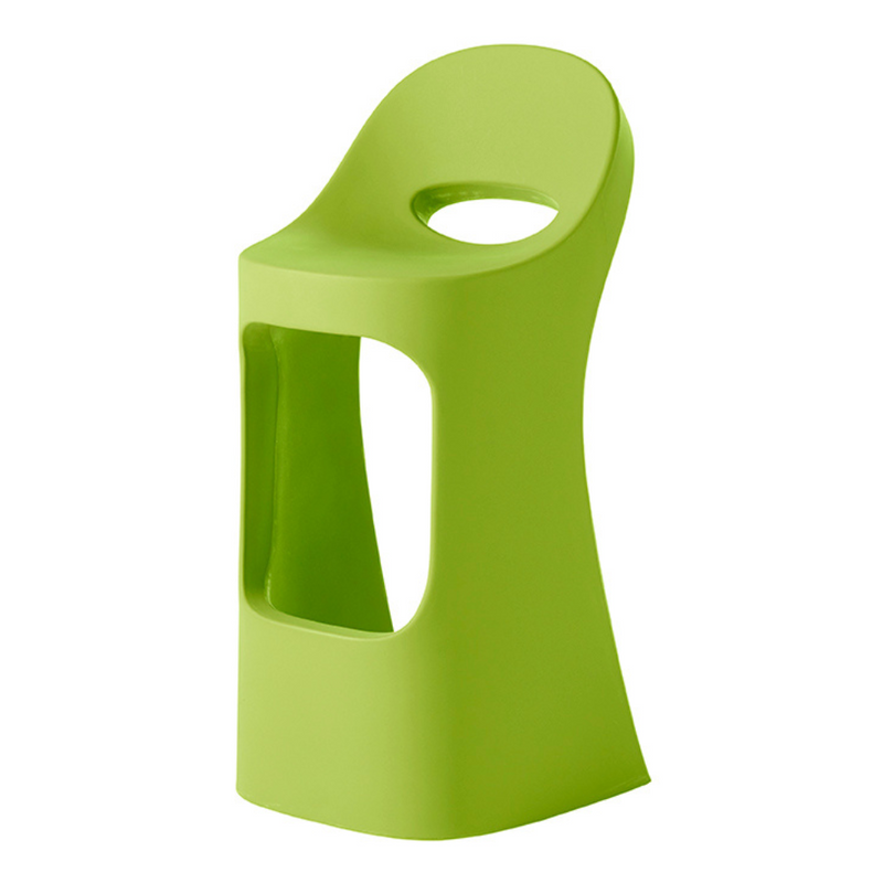 Italo Pertichinin suunnittelema sulavalinjainen vihreä AMÉLIE SIT UP Baarituoli Lime Green värillä.