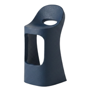 Italo Pertichinin suunnittelema sulavalinjainen AMÉLIE SIT UP Baarituoli Sininen Deep Blue värillä.