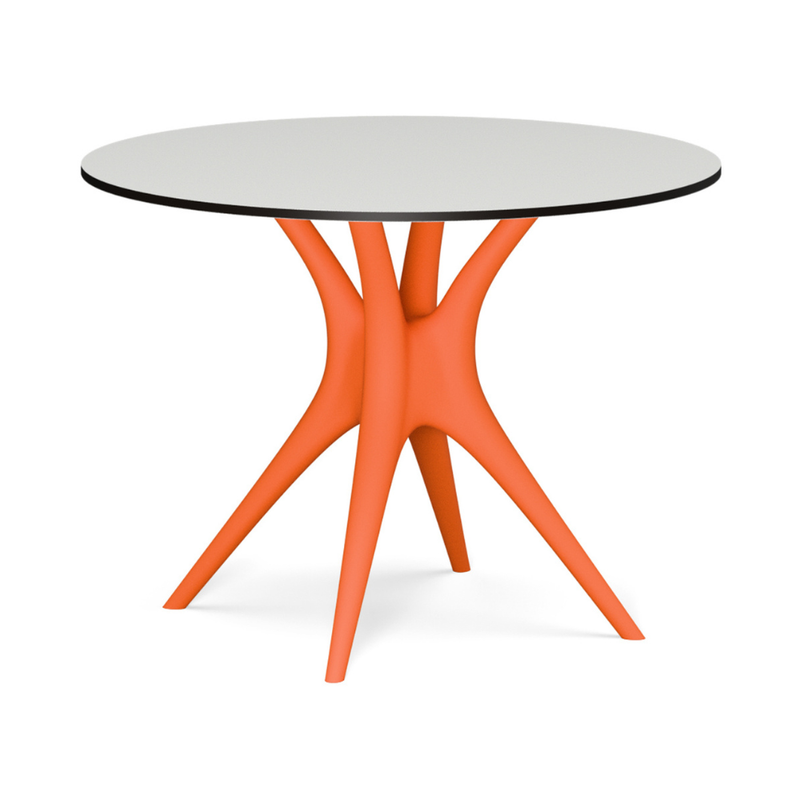 Karim Rashidin suunnittelema kaunis ANIMA Pöytä Lohen oranssi RAL 2012 harmaalla pöytälevyllä. Beautiful ANIMA Table designed by Karim Rashid in Salmon orange RAL 2012 and with grey tabletop.