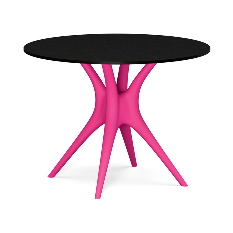 Karim Rashidin suunnittelema kaunis ANIMA Pöytä Telemagenta pinkki RAL 4010 mustalla pöytälevyllä. Beautiful ANIMA Table designed by Karim Rashid in Telemagenta pink RAL 4010 and with black tabletop.