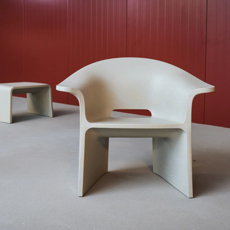Tomek Rygalikin / Studio Rygalik suunnittelema ajaton ARMSTRONG Nojatuoli. Timeless ARMSTRONG Armchair designed by Tomek Rygalik / Studio Rygalik.