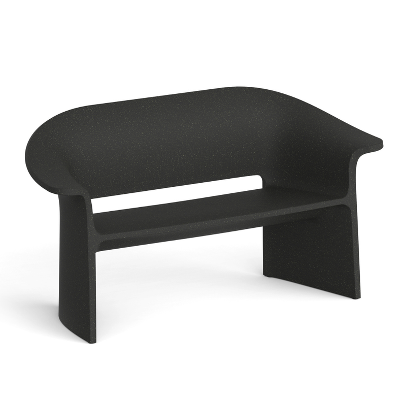 Tomek Rygalikin / Studio Rygalik suunnittelema ajaton ARMSTRONG Sohvan Lime-harmaa-musta. Timeless ARMSTRONG Sofa designed by Tomek Rygalik / Studio Rygalik in Lime-grey-black.