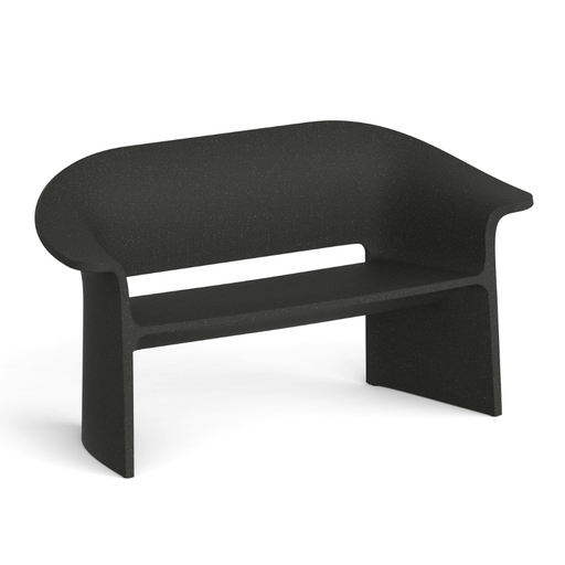 Tomek Rygalikin / Studio Rygalik suunnittelema ajaton ARMSTRONG Sohvan Lime-harmaa-musta. Timeless ARMSTRONG Sofa designed by Tomek Rygalik / Studio Rygalik in Lime-grey-black.