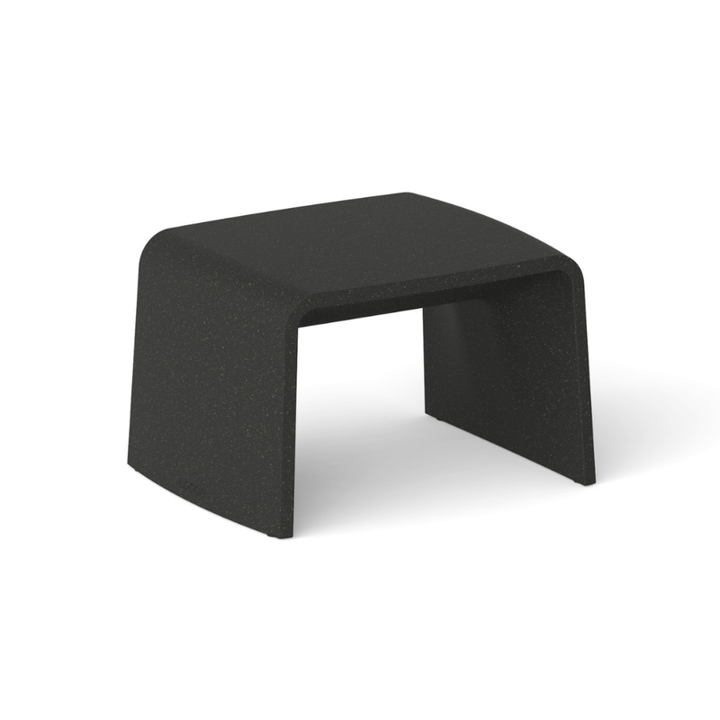 Tomek Rygalikin / Studio Rygalik suunnittelema ajaton ARMSTRONG Sohvapöytä Lime-harmaa-musta. Timeless ARMSTRONG Table designed by Tomek Rygalik / Studio Rygalik in Lime-grey-black.