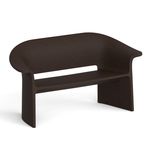 Tomek Rygalikin / Studio Rygalik suunnittelema ajaton ARMSTRONG Sohvan Musta-ruskea. Timeless ARMSTRONG Sofa designed by Tomek Rygalik / Studio Rygalik in Black-brown.