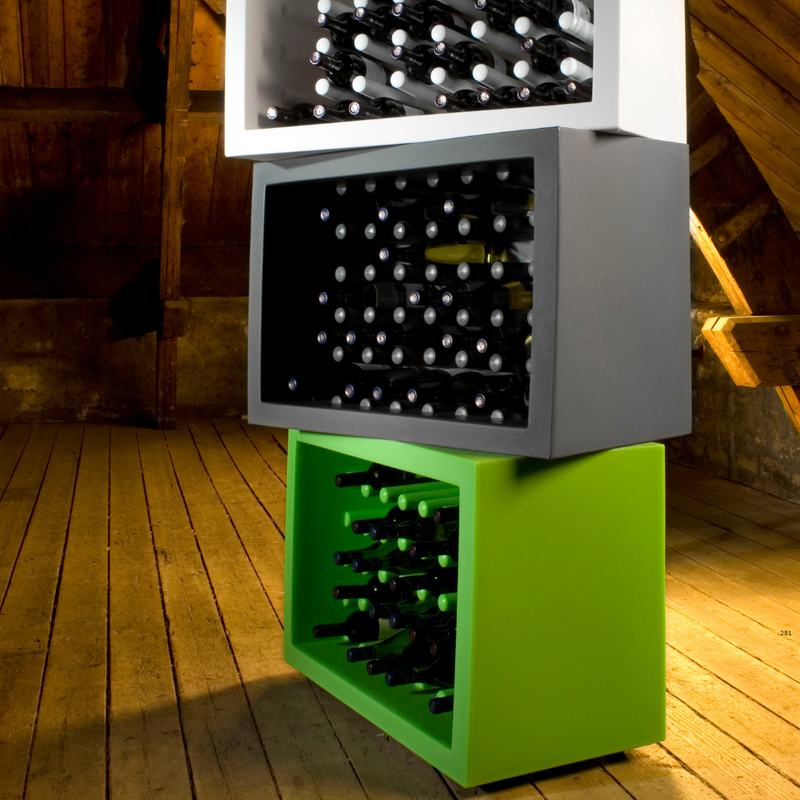 Marcel Wandersin suunnittelema näyttävä BACHUS design viinipulloteline.