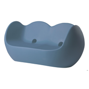 Karim Rashidin suunnittelema hauska pyöreälinjainen kahden istuttava BLOSSY Sininen Sohva Powder Blue värisenä.