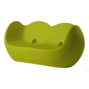 Karim Rashidin suunnittelema hauska pyöreälinjainen kahden istuttava BLOSSY Vihreä Sohva Lime Green värisenä.