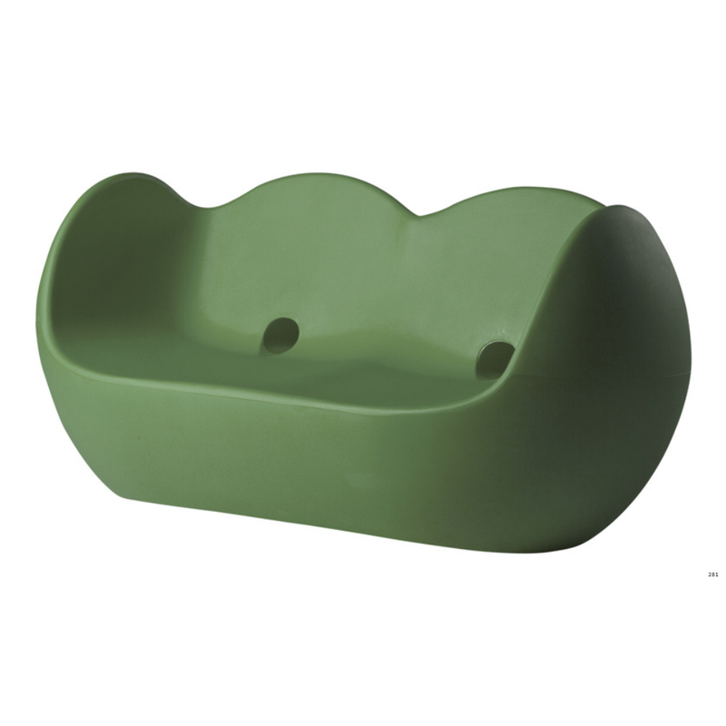 Karim Rashidin suunnittelema hauska pyöreälinjainen kahden istuttava BLOSSY Vihreä Sohva Malva Green värisenä.