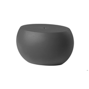 Karim Rashidin suunnittelema sulavalinjainen ovaalin mallinen BLOS Matala Harmaa pöytä Elephant Grey värillä.