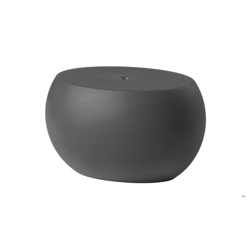 Karim Rashidin suunnittelema sulavalinjainen ovaalin mallinen BLOS Matala Harmaa pöytä Elephant Grey värillä.