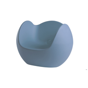 Karim Rashidin suunnittelema hauska pyöreälinjainen BLOS Sininen Nojatuoli Powder Blue värisenä.