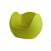 Karim Rashidin suunnittelema hauska pyöreälinjainen BLOS Vihreä Nojatuoli Lime Green värisenä.