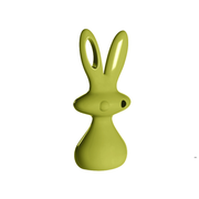 Aki Kurodan suunnittelema ihastuttava ja hauska BUNNY / COSMO BUNNY Vihreä Koristepatsas Lime Green värillä.