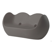 Karim Rashidin suunnittelema hauska pyöreälinjainen kahden istuttava BLOSSY Harmaa Sohva Argil Grey värisenä.