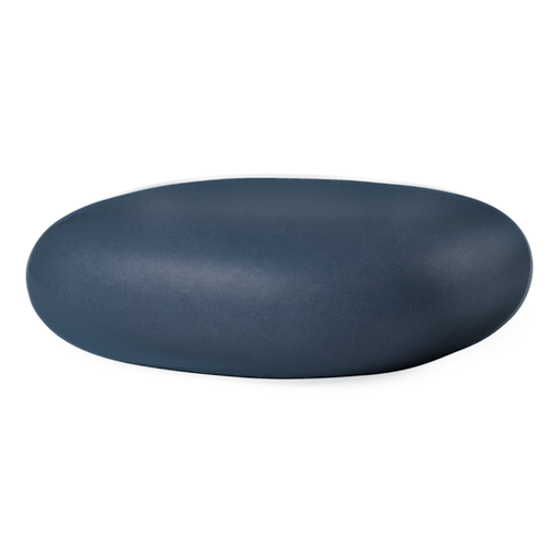 Marcel Wandersin suunnittelema sulavalinjainen CHUBBY LOW Matala design pöytä / Rahi Sininen Deep Blue värillä.