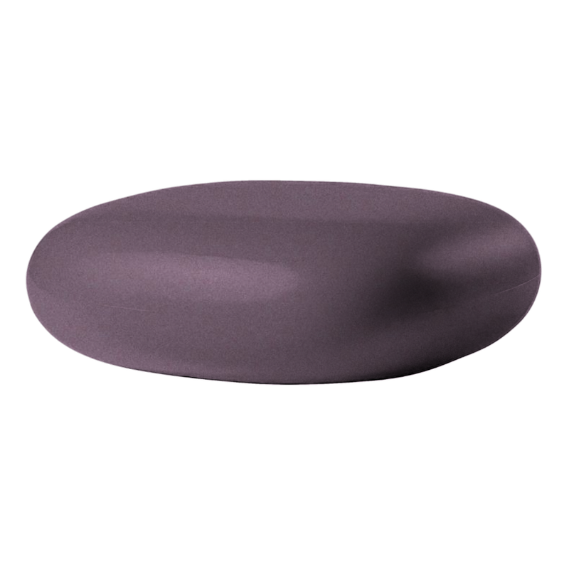 Marcel Wandersin suunnittelema sulavalinjainen CHUBBY LOW Matala design pöytä / Rahi Violetti Iris Violet värillä.