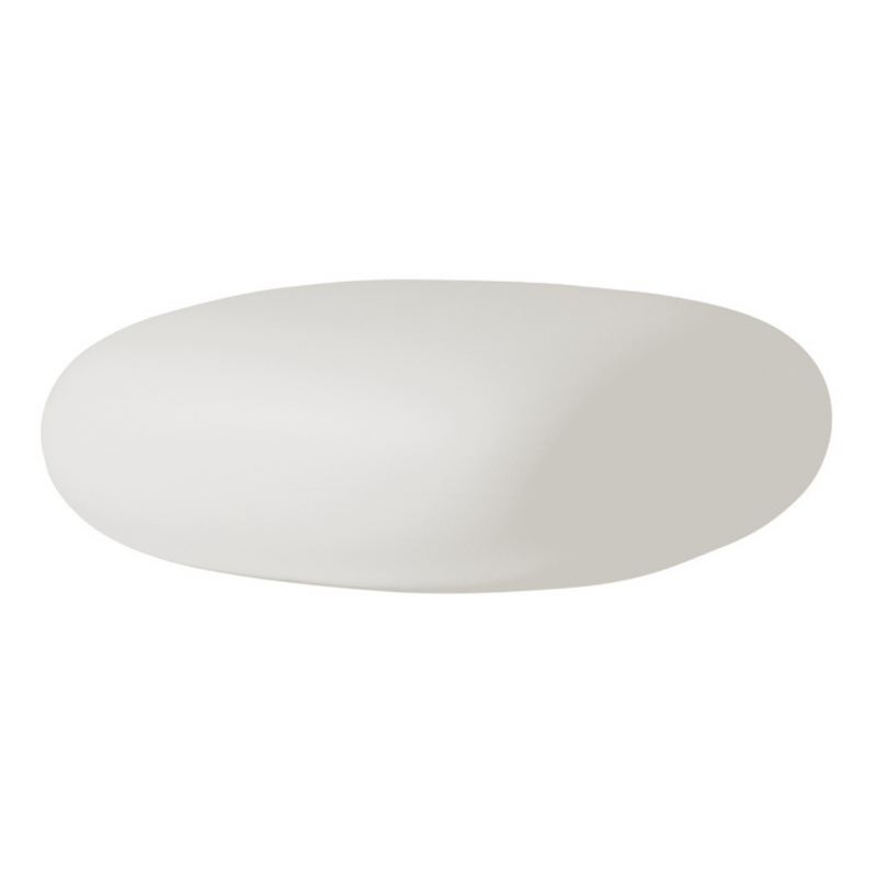 Marcel Wandersin suunnittelema sulavalinjainen CHUBBY LOW Matala design pöytä / Rahi Milky White värillä.