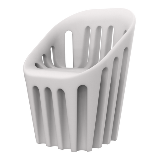 Alvaro Uriben suunnittelema sulavalinjainen COLISEUM design tuoli Milky White värillä.