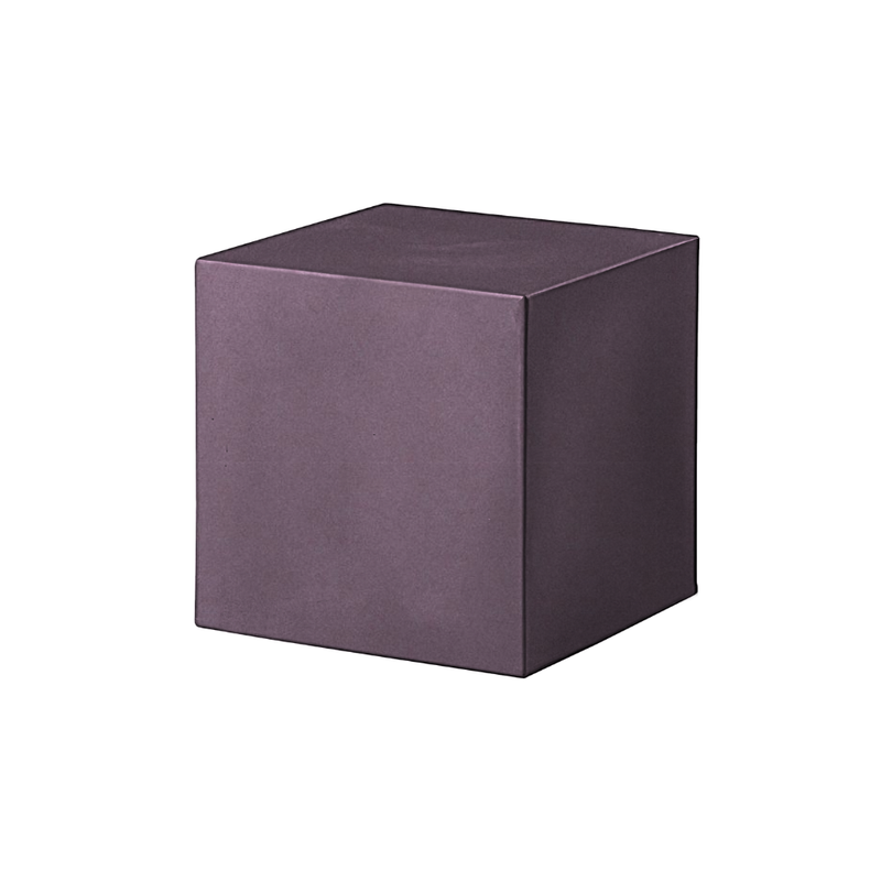 SLIDE® Studion suunnittelema tyylikäs kuutiomainen CUBO Jakkara - Pöytä Violetti Iris Violet värillä.