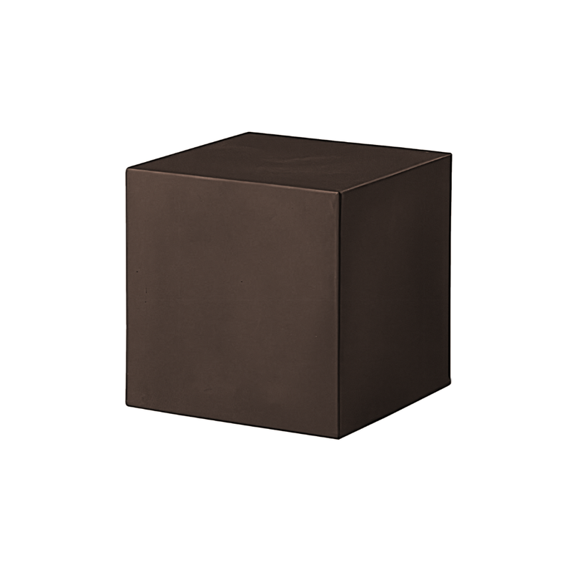 SLIDE® Studion suunnittelema tyylikäs kuutiomainen CUBO Jakkara - Pöytä Ruskea Moka Brown värillä.