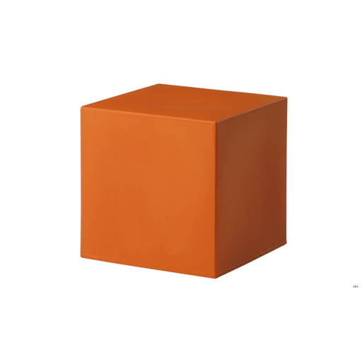 SLIDE® Studion suunnittelema tyylikäs kuutiomainen CUBO Oranssi Jakkara - Pöytä Pumpkin Orange värillä.