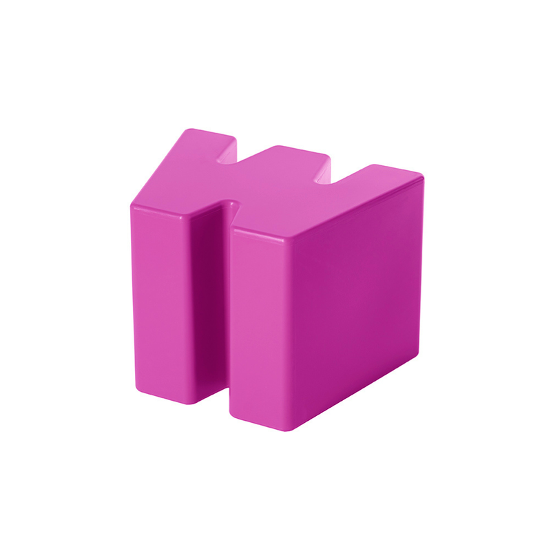 Kazuko Okamoton suunnittelema hauska W kirjaimen muotoinen DOUBLE U Pinkki Jakkara Sweet Fuchsia värillä.