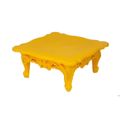Moro & Pigattin suunnittelema hulvaton koristeellinen DUKE OF LOVE Keltainen design sohvapöytä Saffron Yellow värillä.
