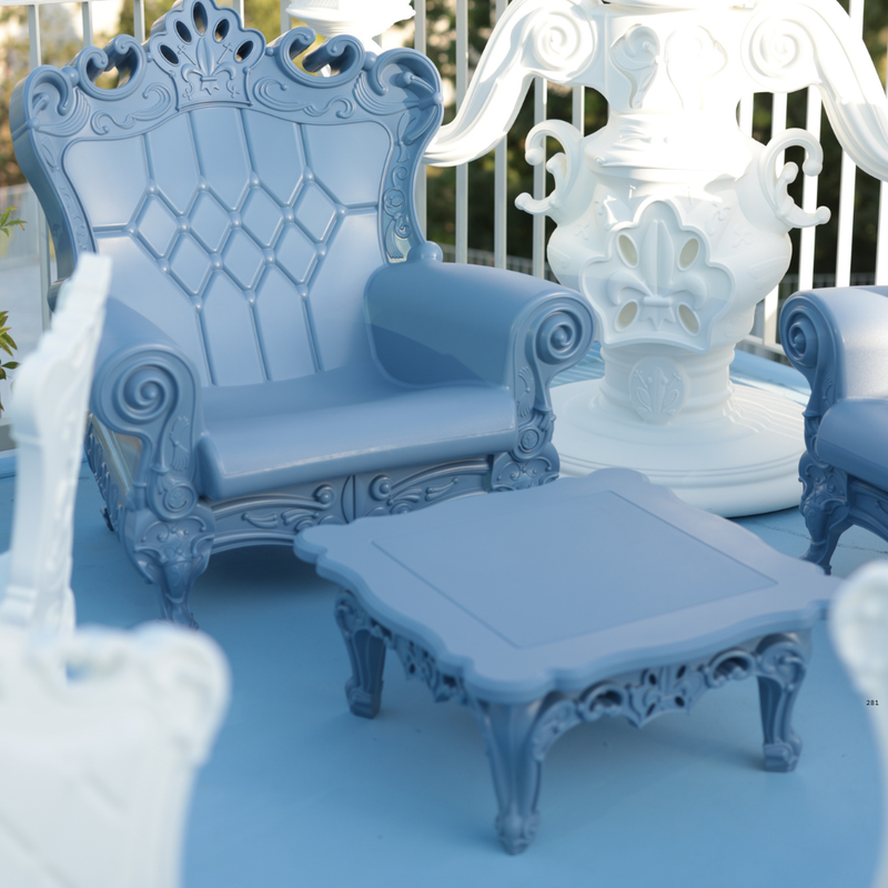 Moro & Pigattin suunnittelema hulvaton koristeellinen DUKE OF LOVE design sohvapöytä.