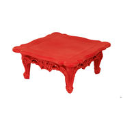 Moro & Pigattin suunnittelema hulvaton koristeellinen DUKE OF LOVE Punainen design Sohvapöytä Flame Red värillä.