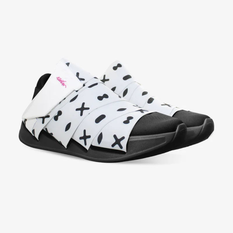 FESSURA CHANGE® Mustat Miesten ja Naisten tennarit White Sign nauha KARIM RASHID Limited Edition 002