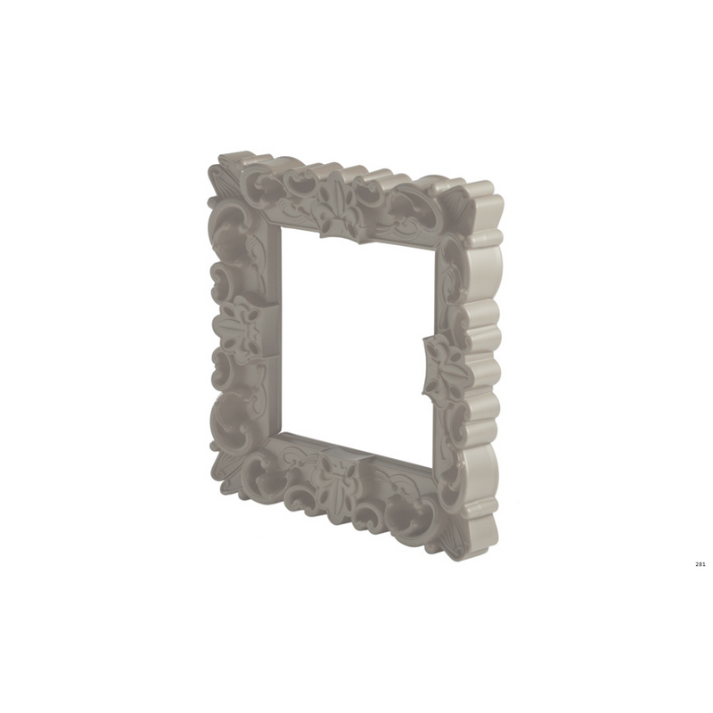 Graziano Moron and Renato Pigattin suunnittelemat kauniit ja näyttävät FRAME OF LOVE design raamit Dove Grey värillä.