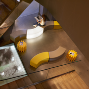 Anastasia Ivanyukin suunnittelema industrial henkinen GEAR Jakkara - Pöytä.